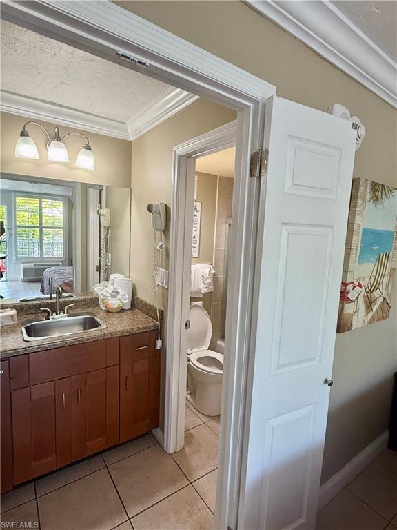2555 Tamiami TRL N 250