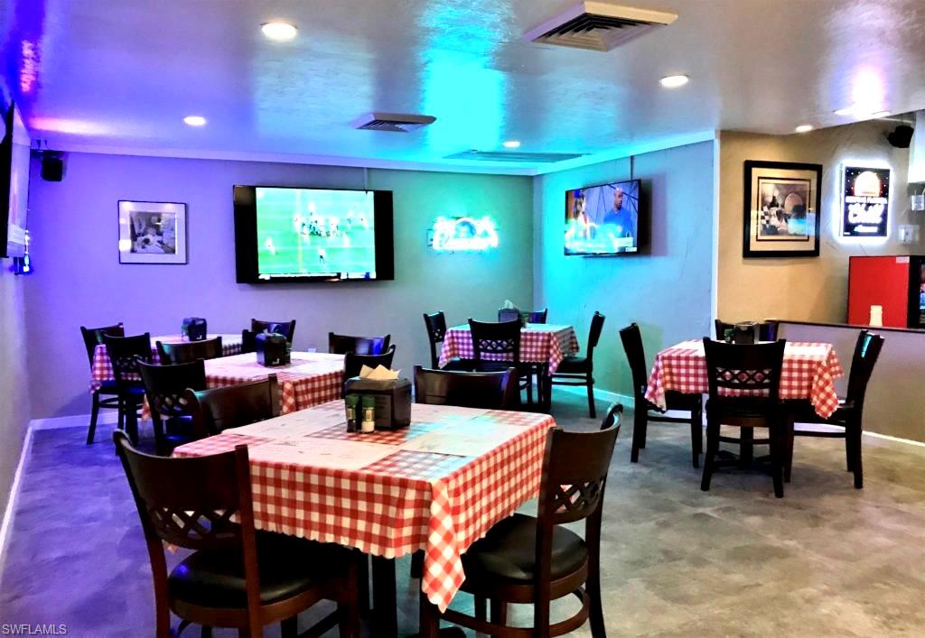 2555 Tamiami TRL N 250