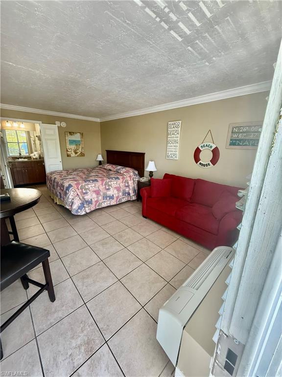 2555 Tamiami TRL N 250