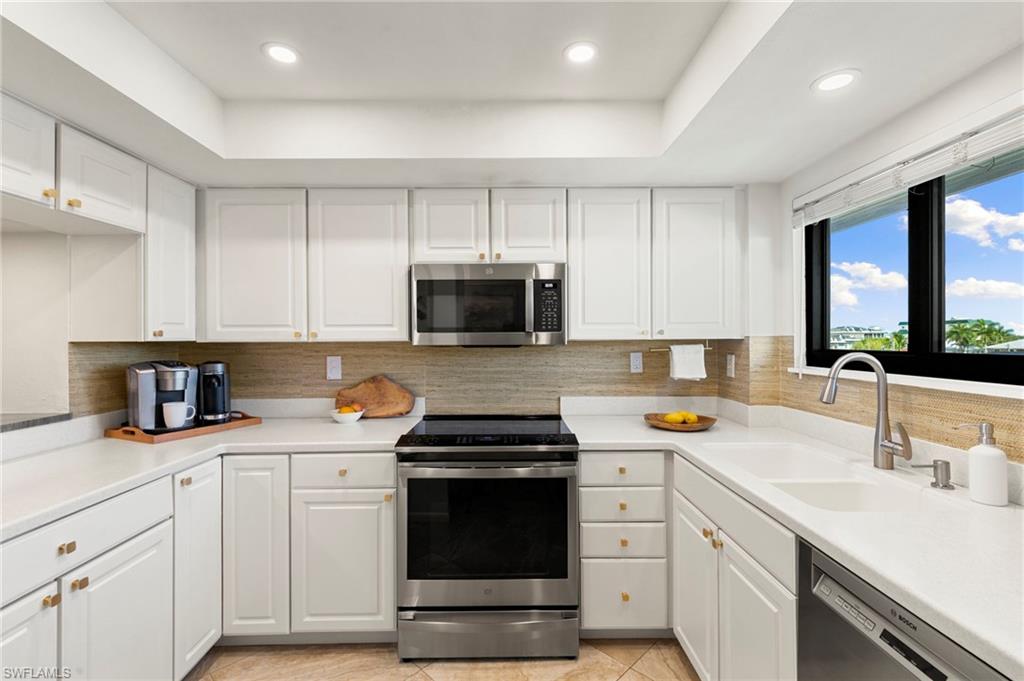 226 3rd ST 303