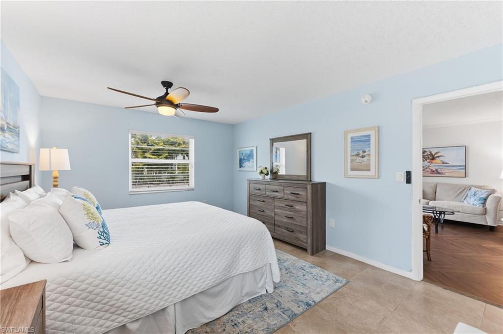 1100 Little Neck CT F52