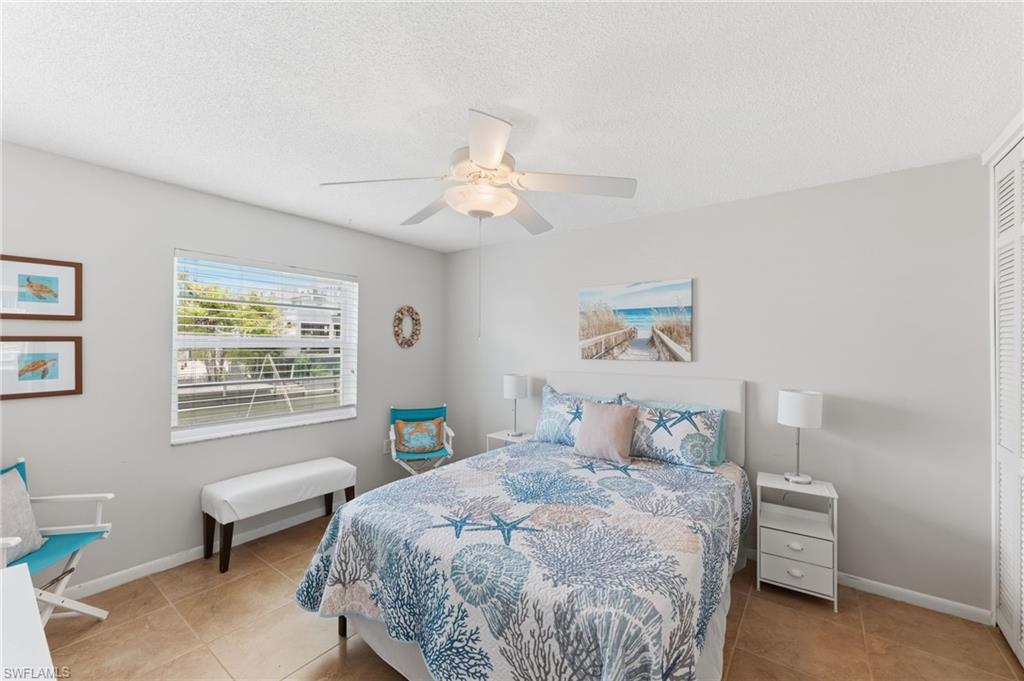 1100 Little Neck CT F52