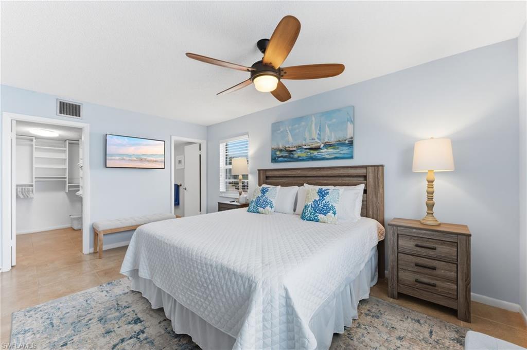 1100 Little Neck CT F52