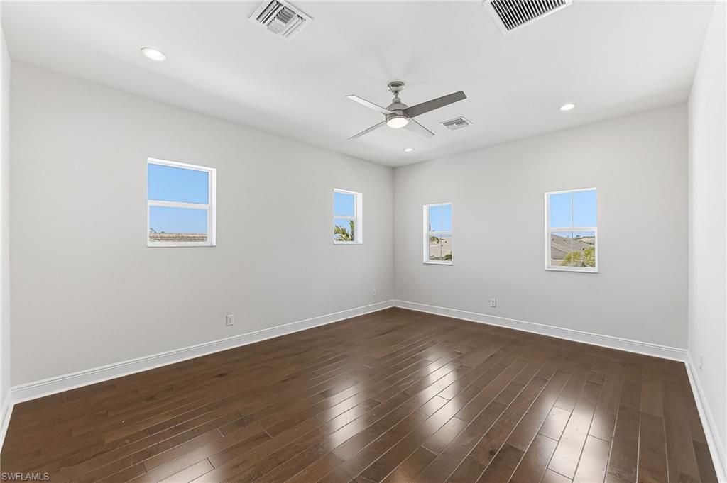 8957 Mustique LN