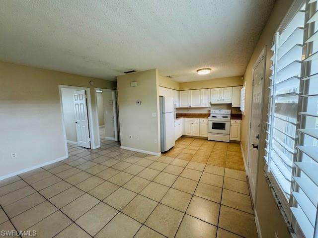 3325 Airport RD N T7