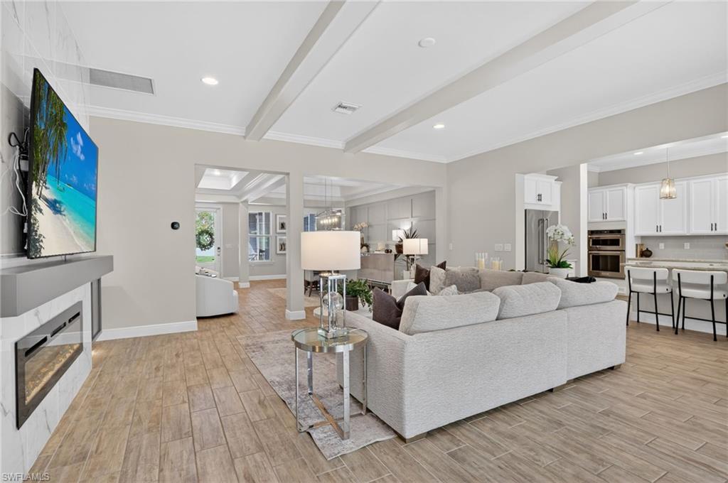 3821 Helmsman DR