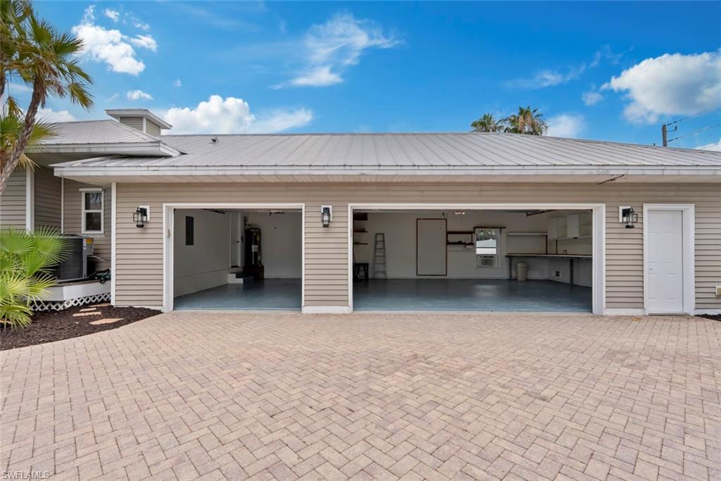 15555 Caloosa Creek CIR