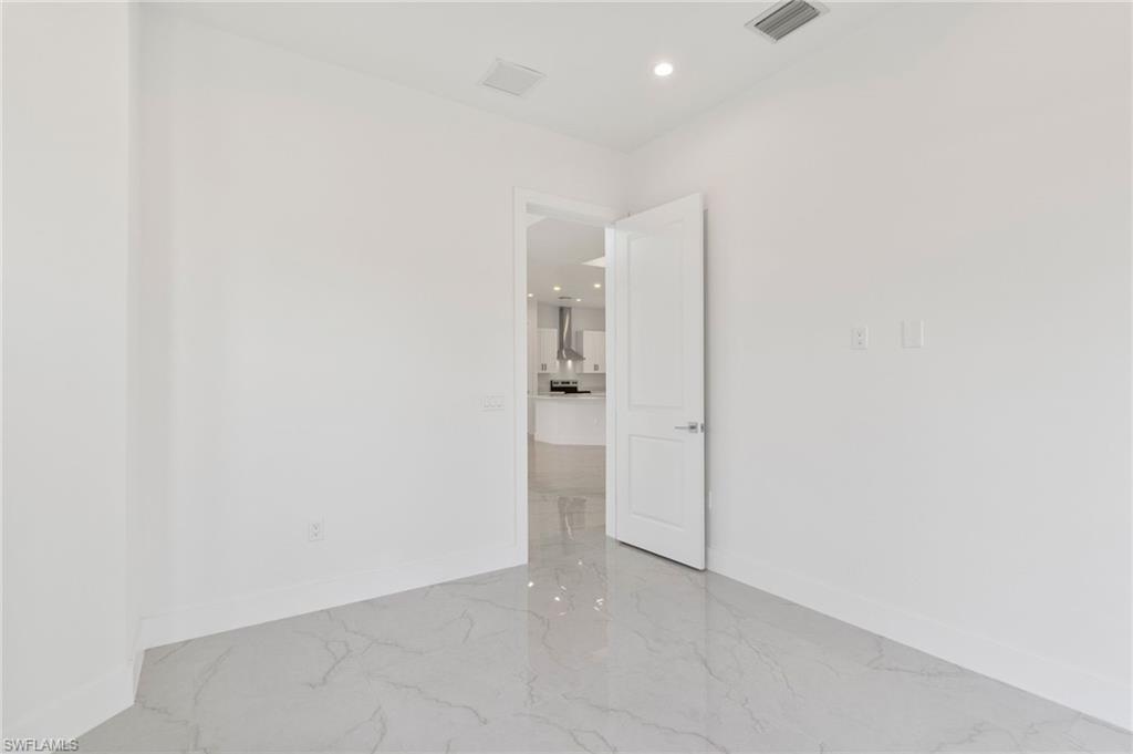 1081 Desoto BLVD S