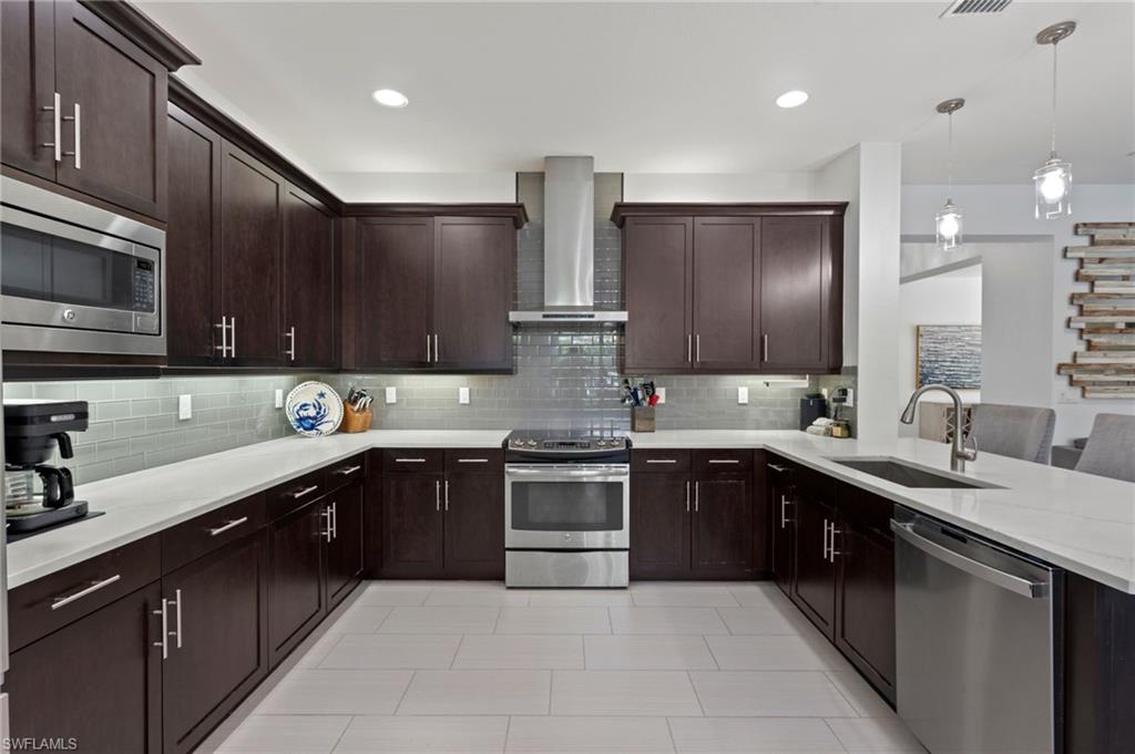 3551 Beaufort CT