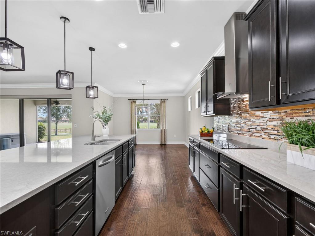 6124 Victory DR