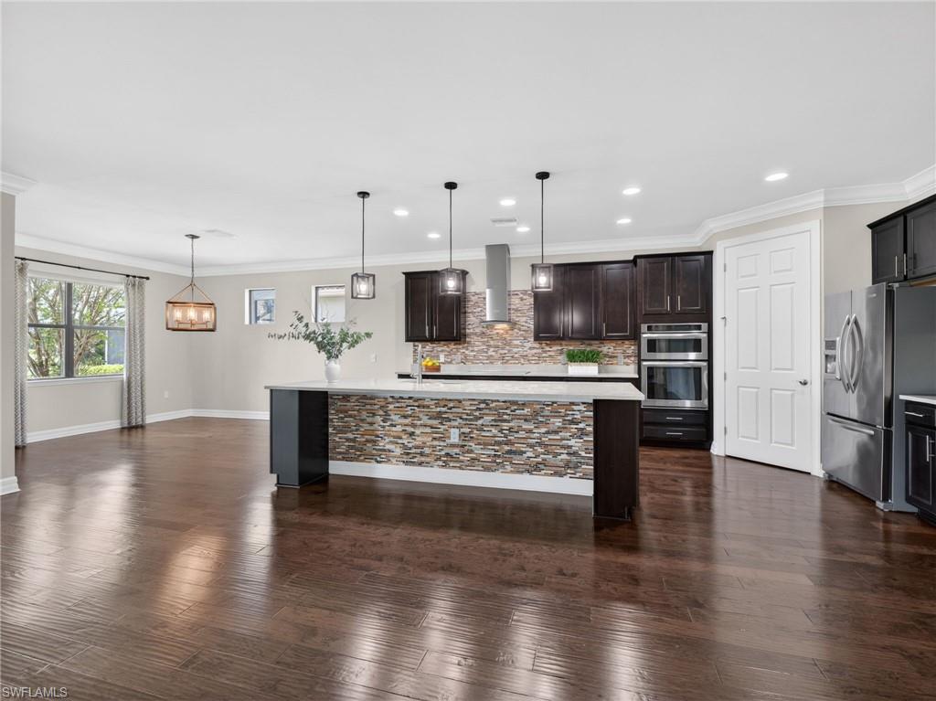 6124 Victory DR