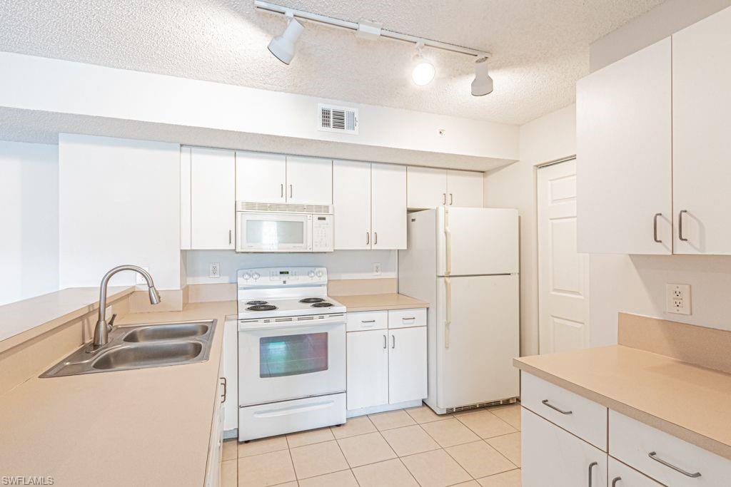 1810 Florida Club CIR 1204