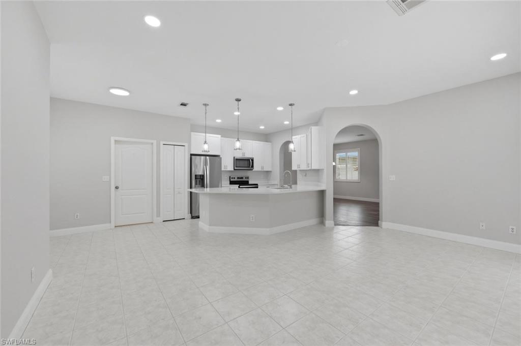 11528 Woodmount LN