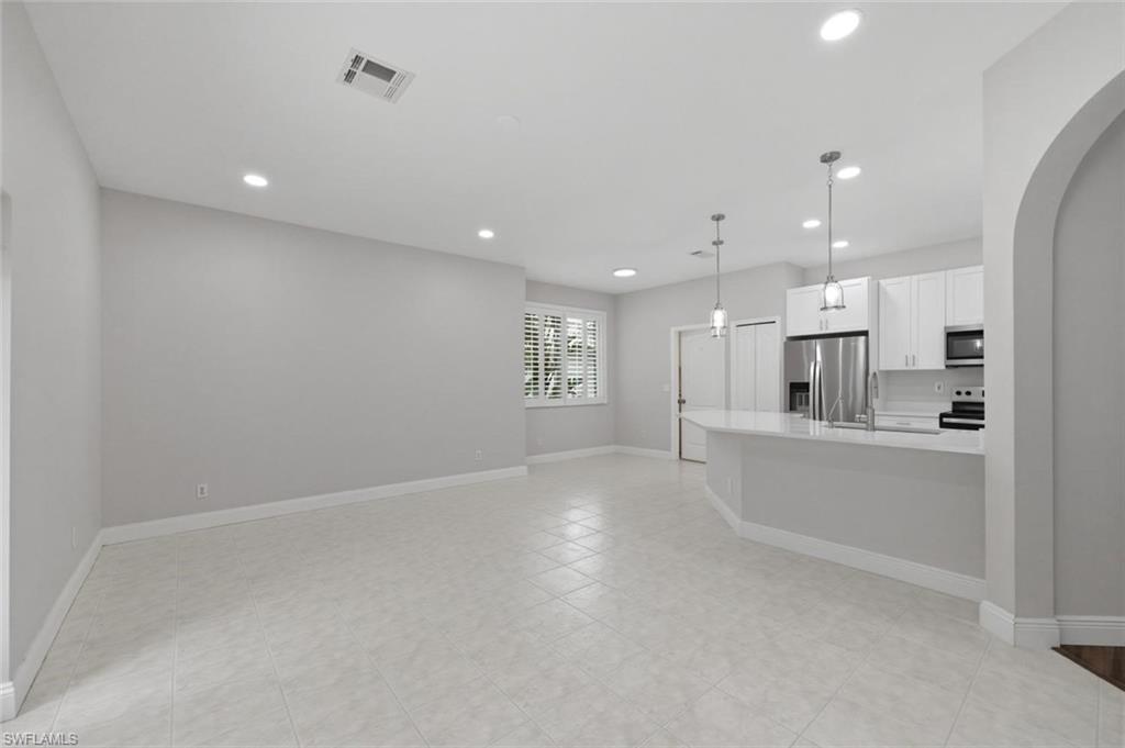 11528 Woodmount LN