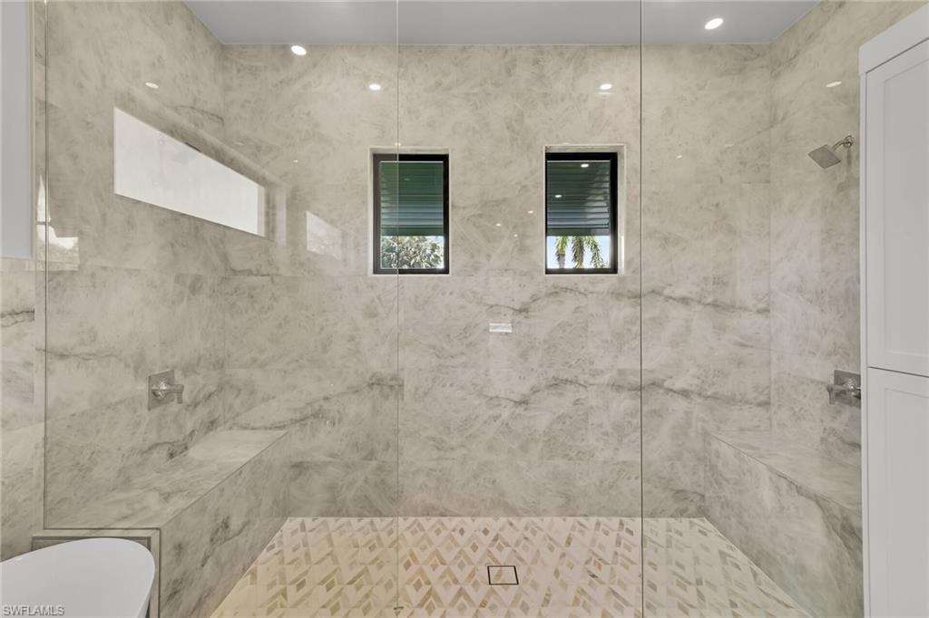 60 Tahiti RD