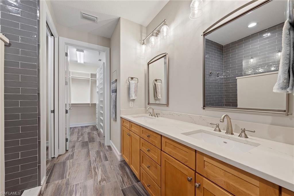 9076 Rialto ST 6204