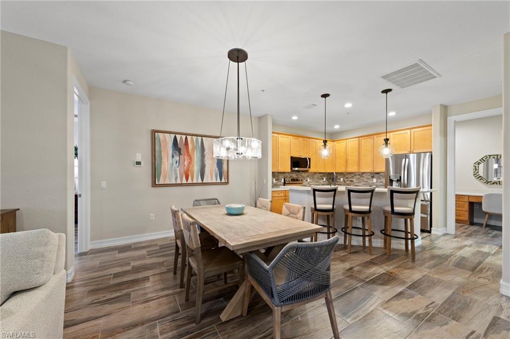 9076 Rialto ST 6204