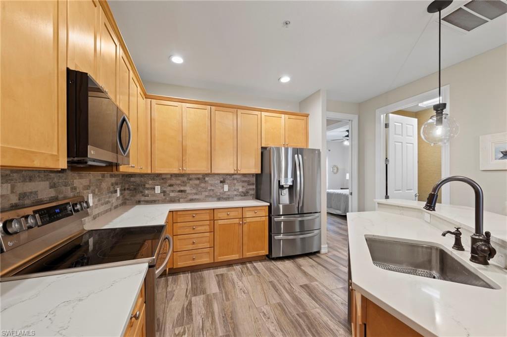 9076 Rialto ST 6204