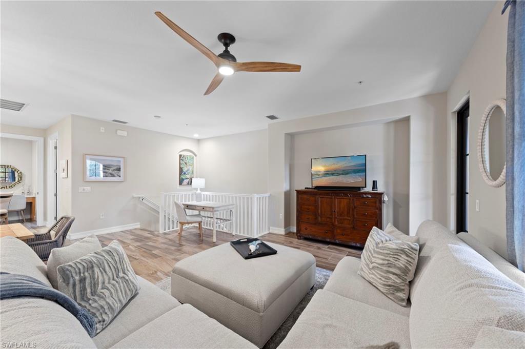 9076 Rialto ST 6204