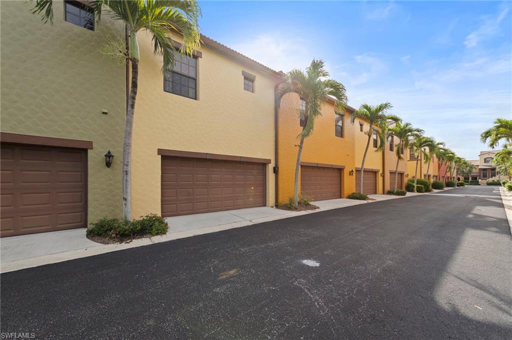 9076 Rialto ST 6204