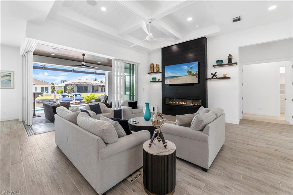 777 Bluebonnet CT