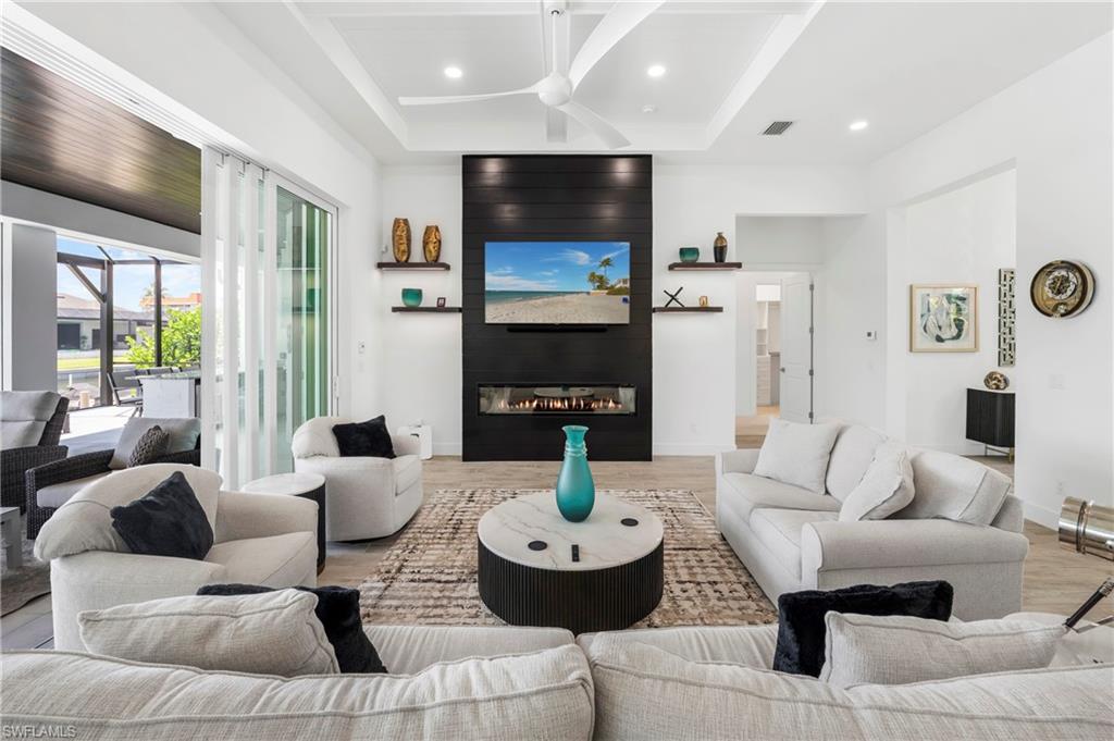 777 Bluebonnet CT