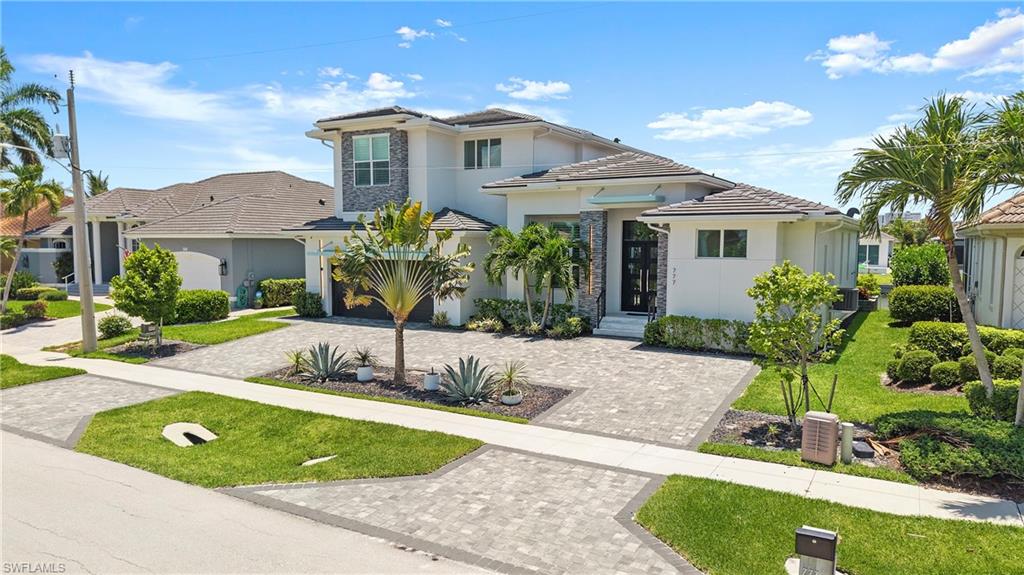777 Bluebonnet CT