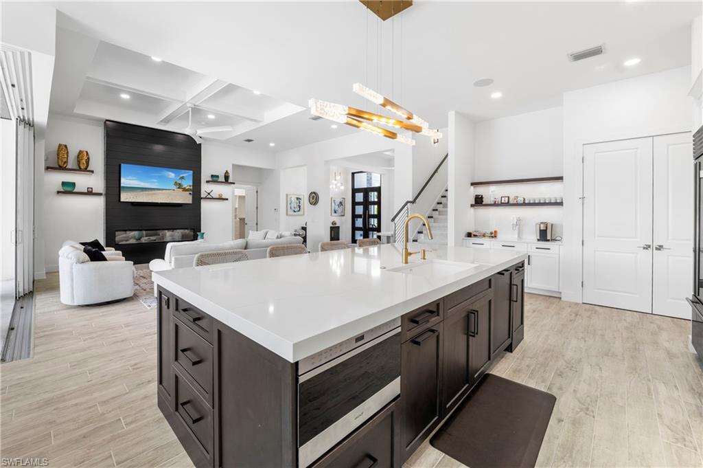 777 Bluebonnet CT