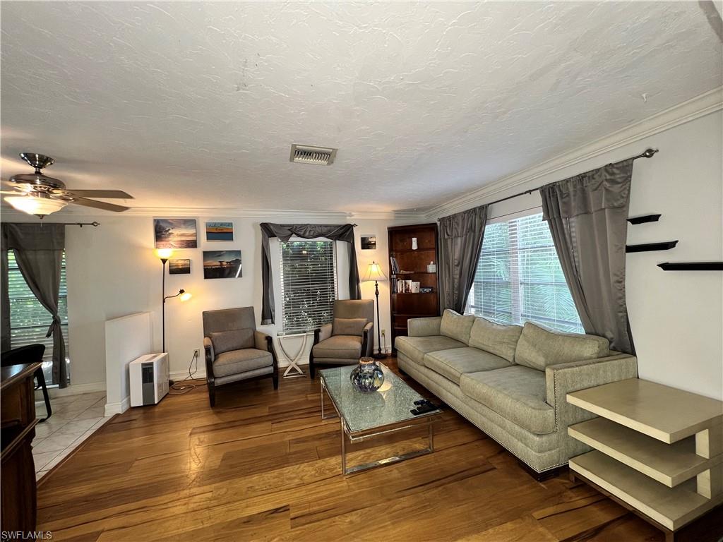 690 95th AVE N