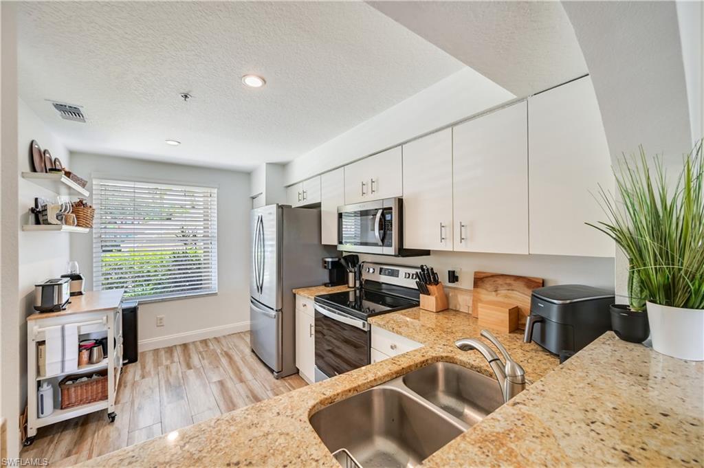 6650 Huntington Lakes CIR 102