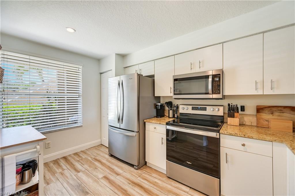6650 Huntington Lakes CIR 102