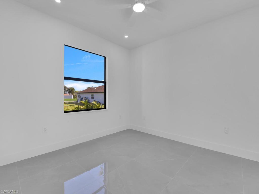4709/4711 21 ST SW