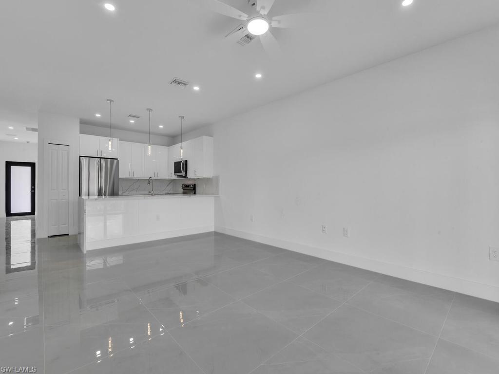 4709/4711 21 ST SW