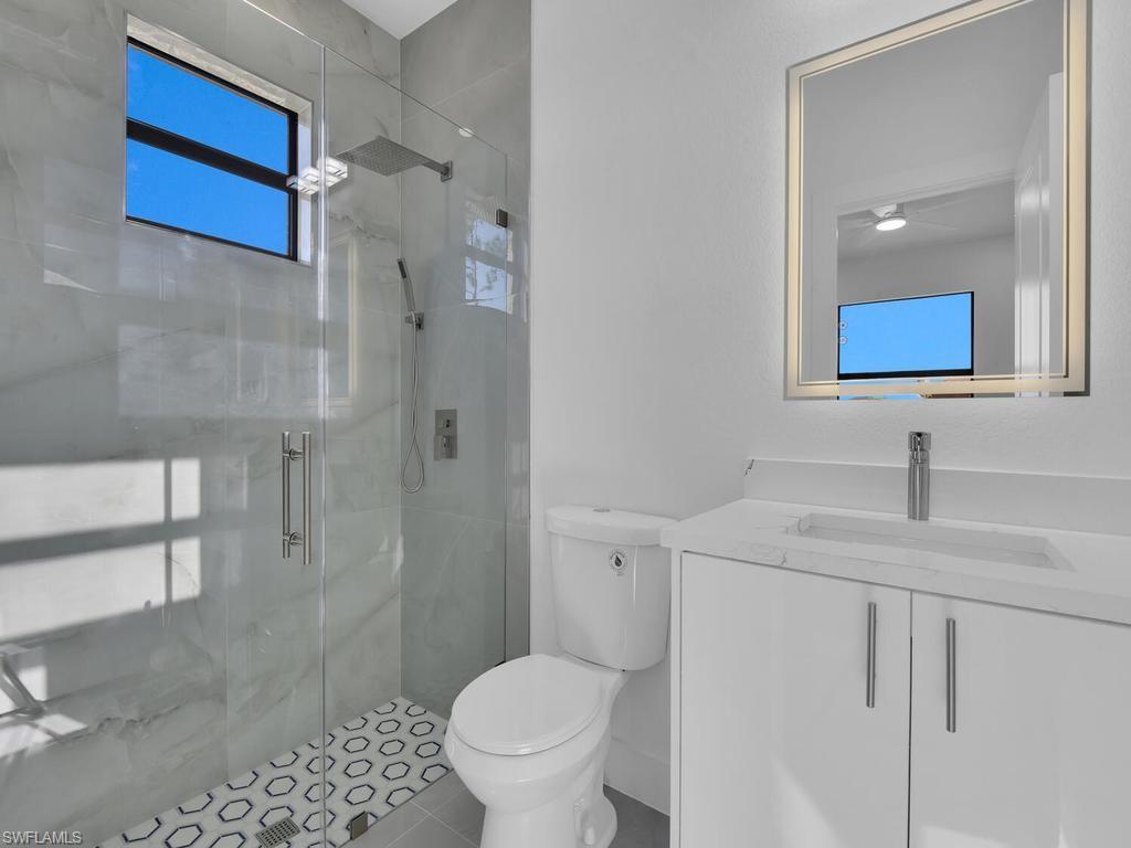 4709/4711 21 ST SW