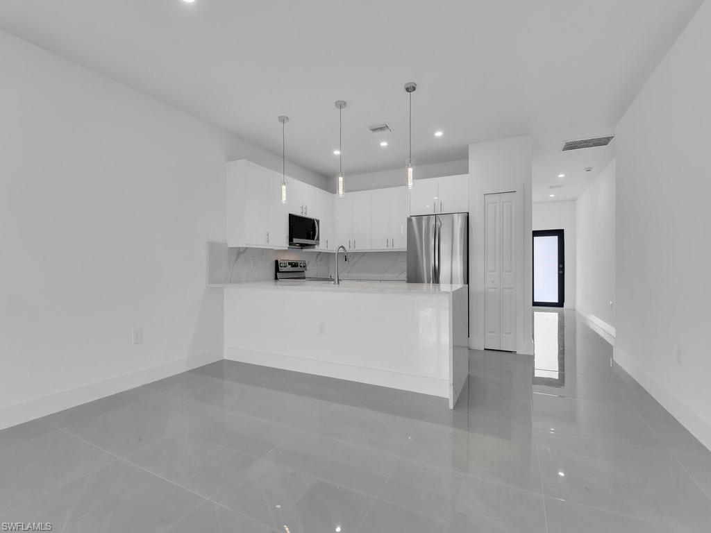 4540/4542 22ND ST SW
