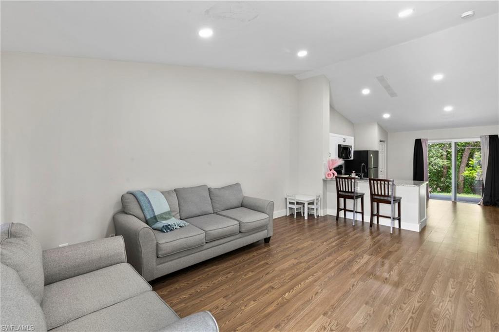 8264-8268 Matanzas RD