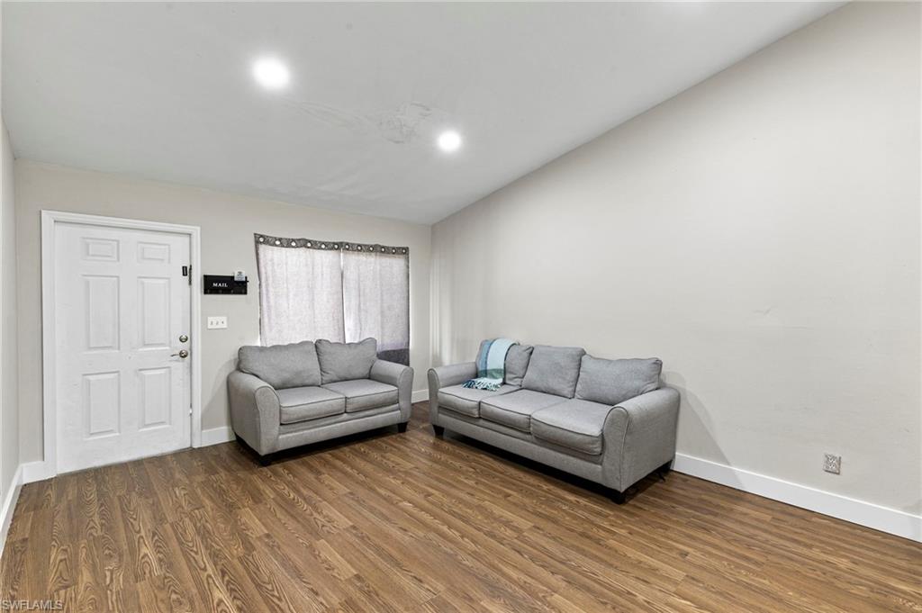 8264-8268 Matanzas RD