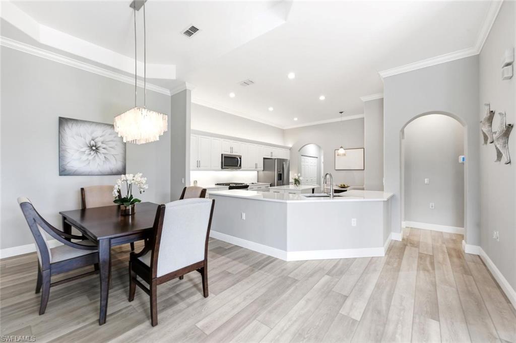 1641 Tarpon Bay DR S 27