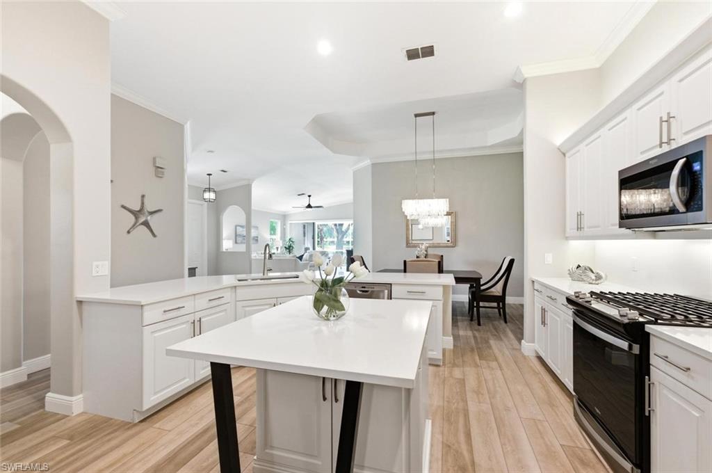 1641 Tarpon Bay DR S 27