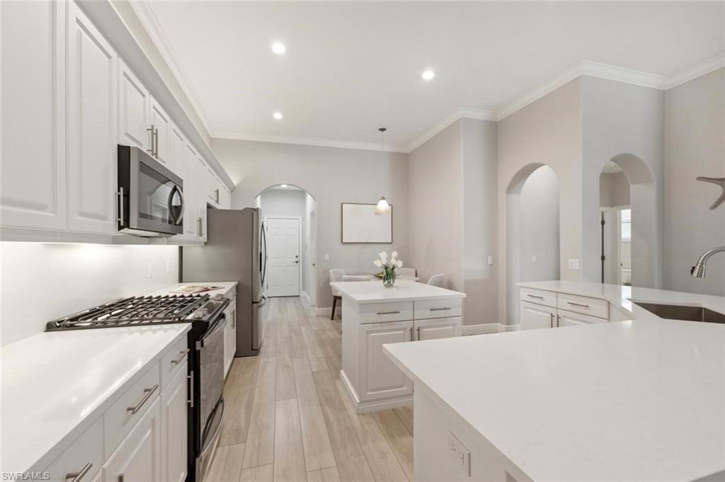 1641 Tarpon Bay DR S 27