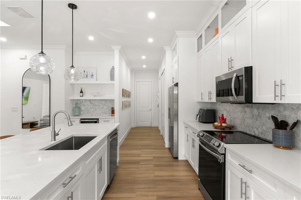 223 1st ST SW