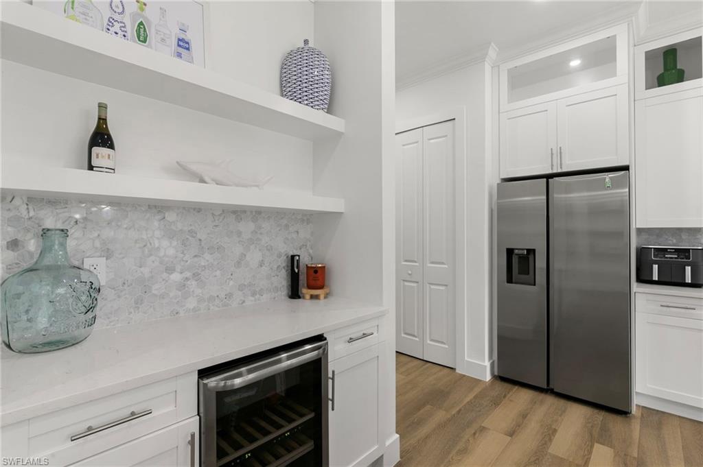 223 1st ST SW