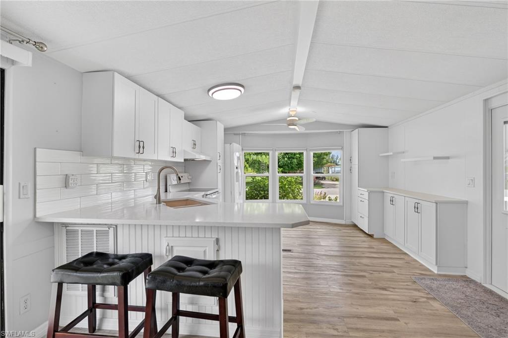 221 Grassy Key LN