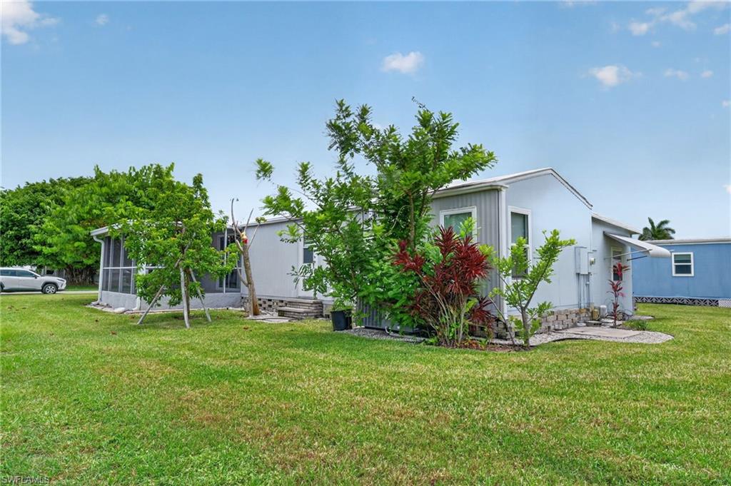 221 Grassy Key LN