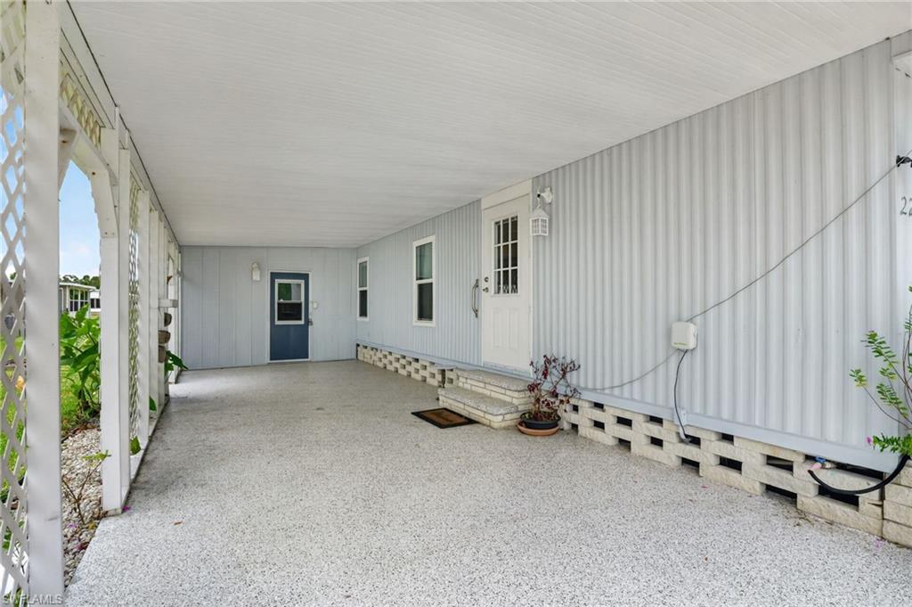 221 Grassy Key LN