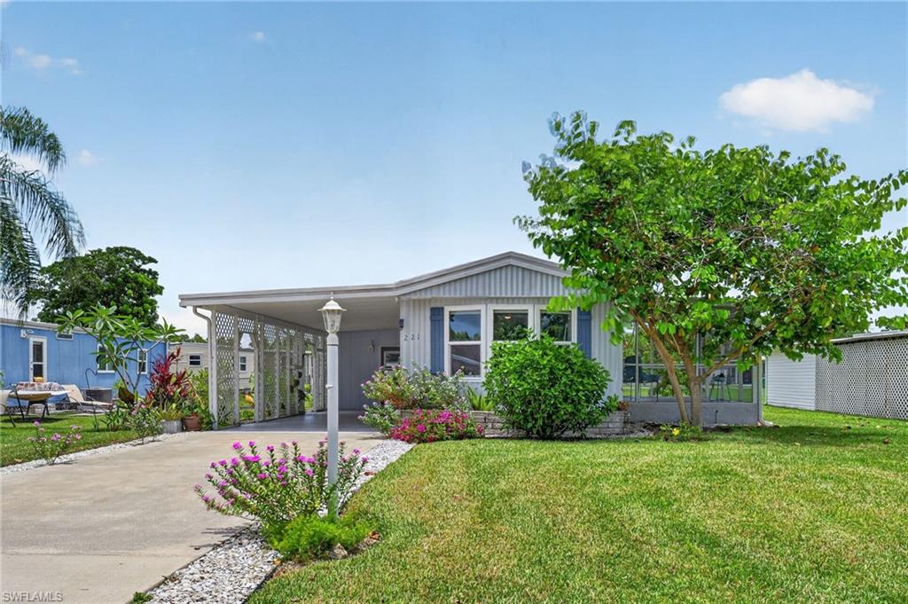 221 Grassy Key LN
