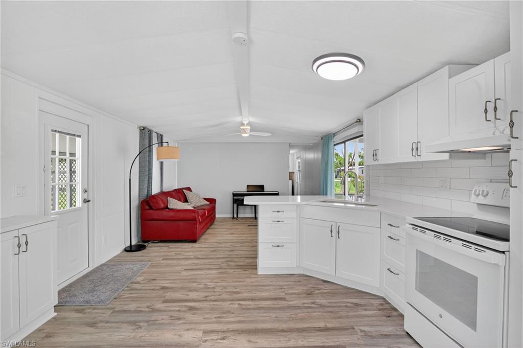 221 Grassy Key LN