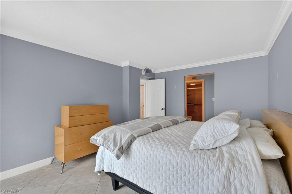 320 Seaview CT 711