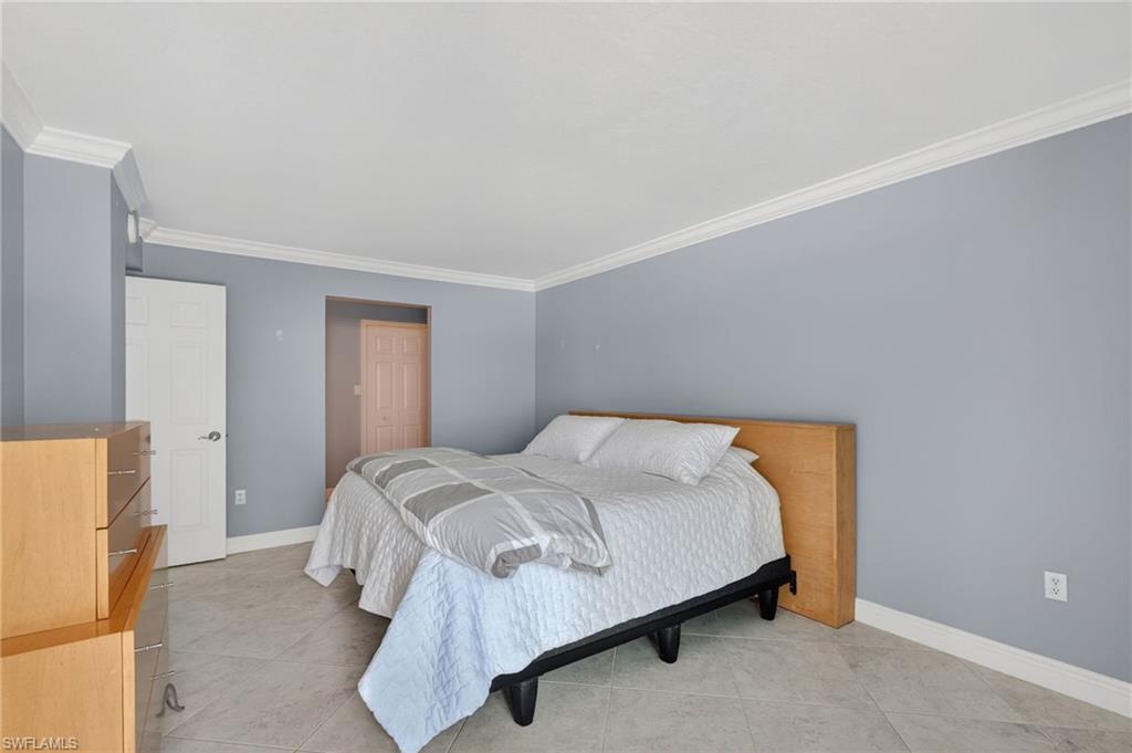 320 Seaview CT 711