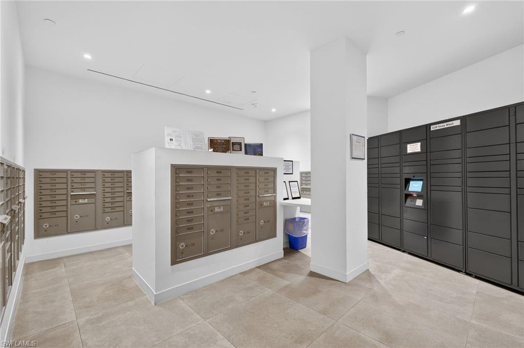 320 Seaview CT 711